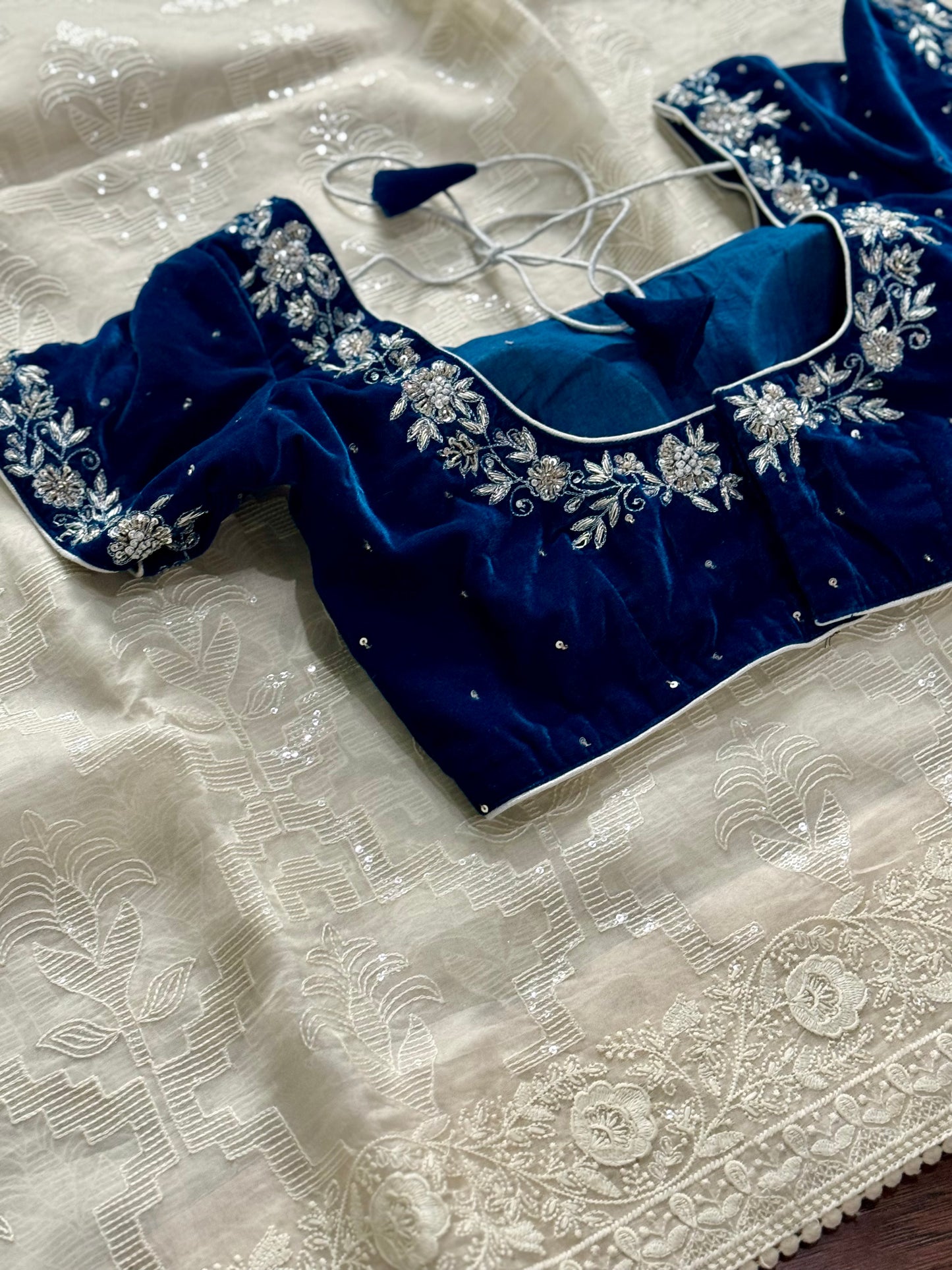 **New**Organza saree with velvet blouse