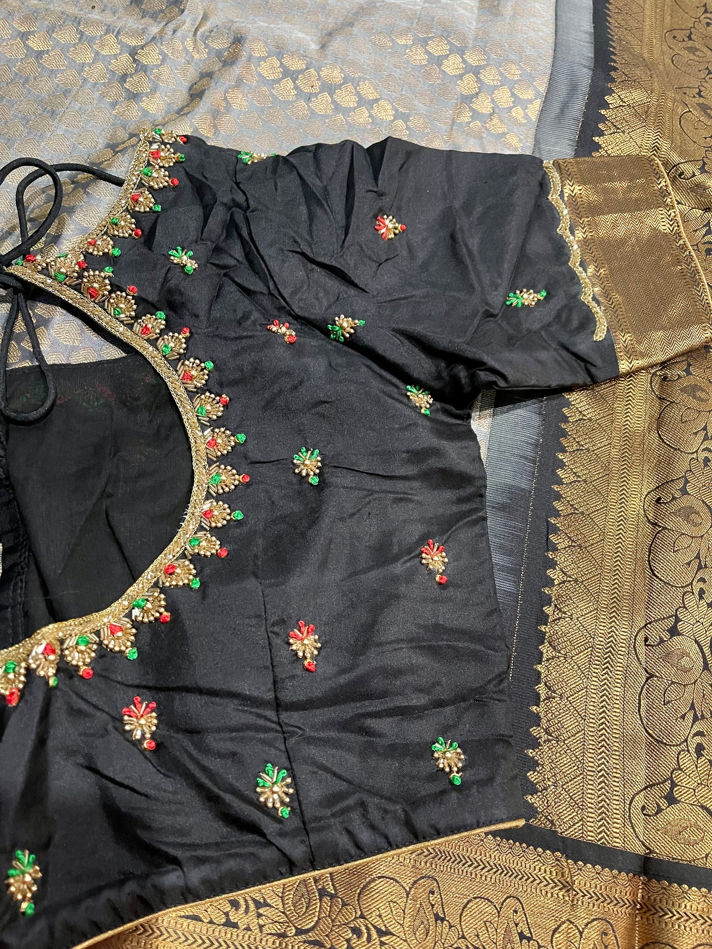 ** New** Grayish kanjeevaram saree with Contrast black Maggam work blouse