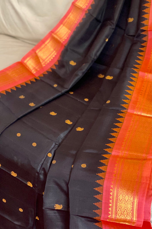 **Latest** Gadwal Pattu saree with work blouse