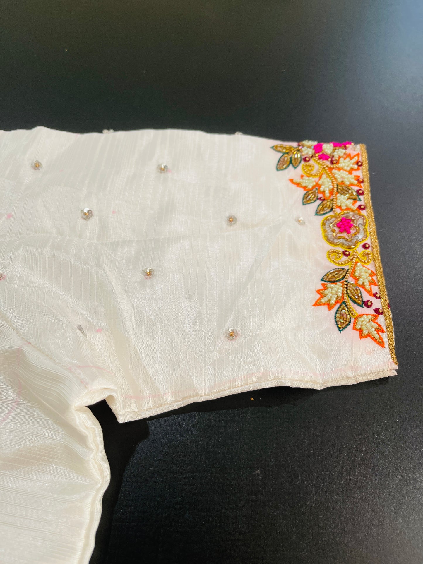 **NEW**White Maggam Work Blouse